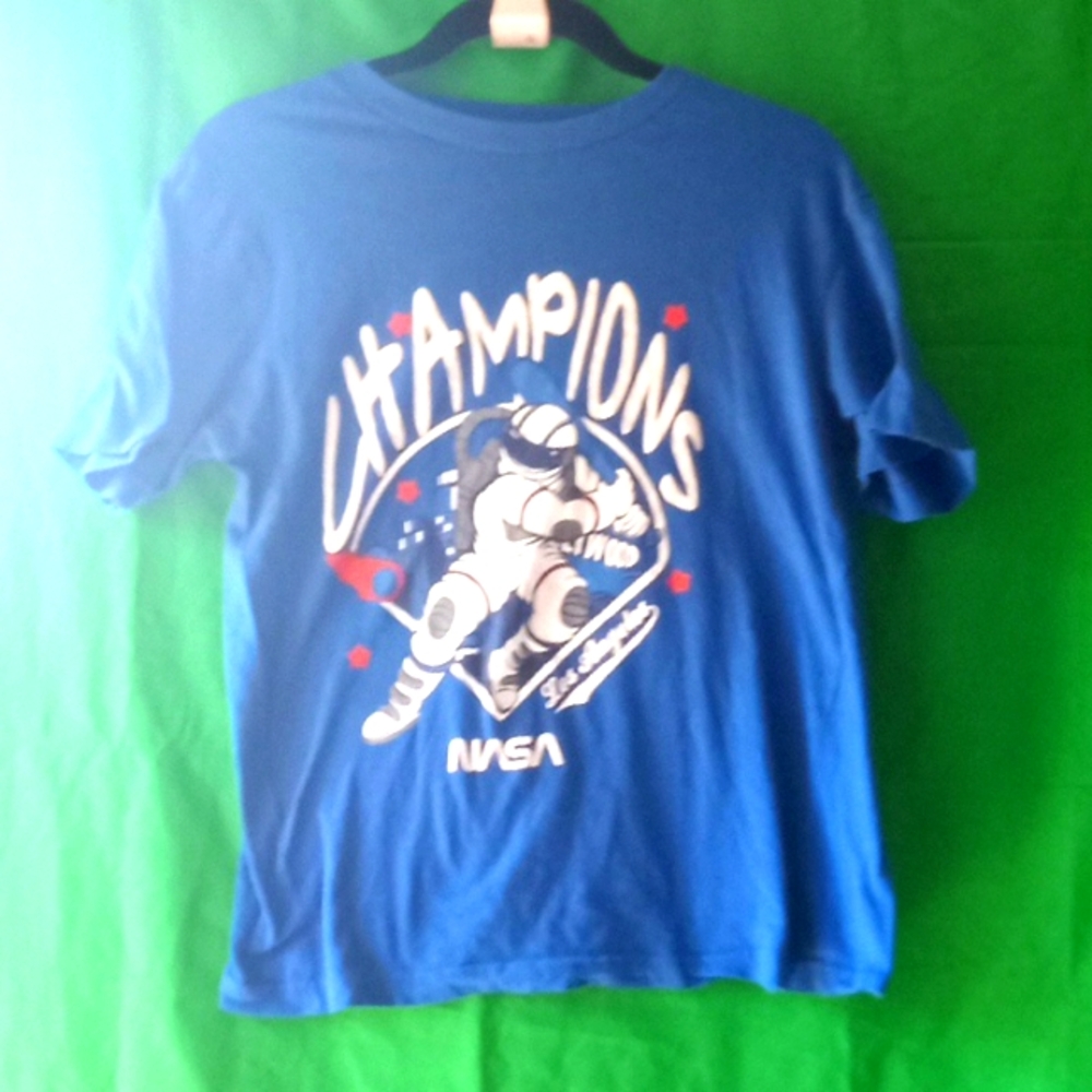 Pre-loved boy t shirt  (bundle 5 or more kids clothes and get this shirt for $3)